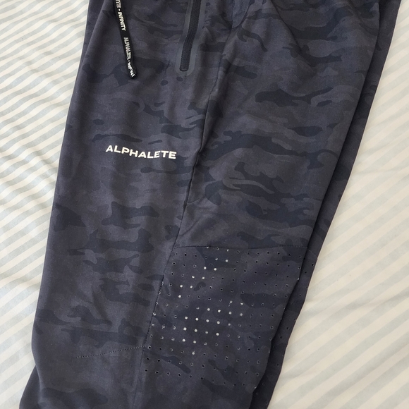 Alphalete Pants - Picture 4 of 7